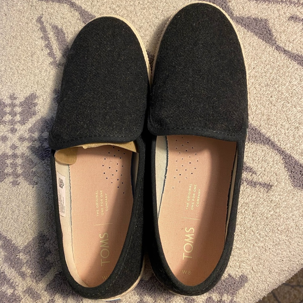 Brand new Toms. Womens. Size 8. Never worn.